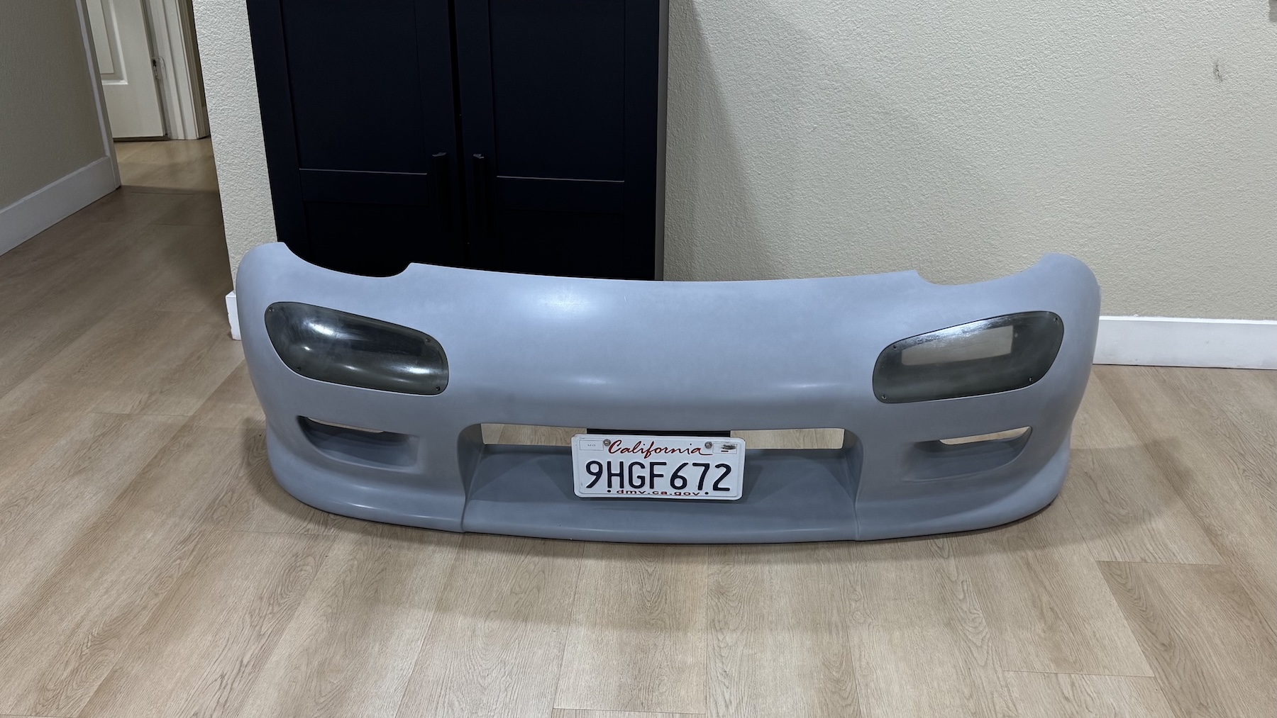 15th Anniversary license plate bracket with US license plate